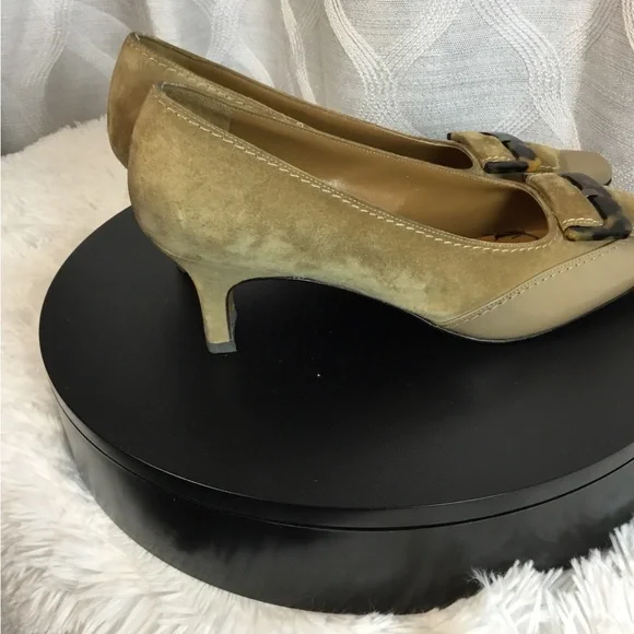 Salvatore Ferragamo Beige Leather Pointed Toe Pumps - Picture 4 of 9